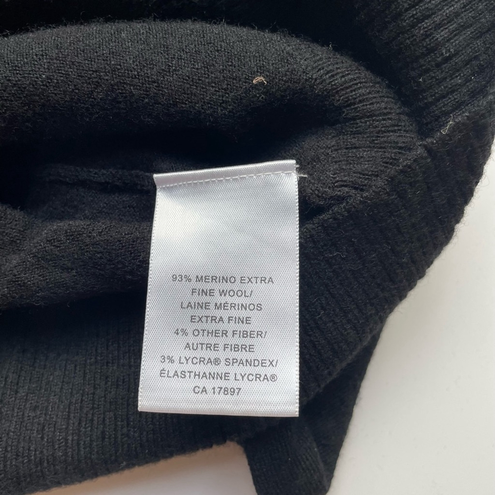 Banana Republic Black V-Neck Cardigan extra fine merino wool sweater - Picture 3 of 7